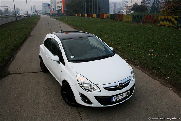 Testirali smo: Opel Corsa 1.2 Color Edition