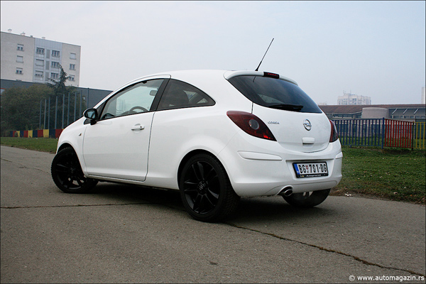 Testirali smo: Opel Corsa 1.2 Color Edition