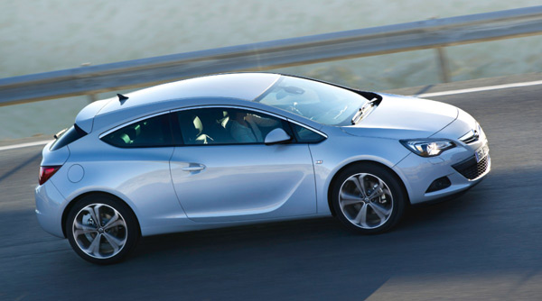 Opel Astra GTC sada sa snažnim turbo motorom od 200 KS