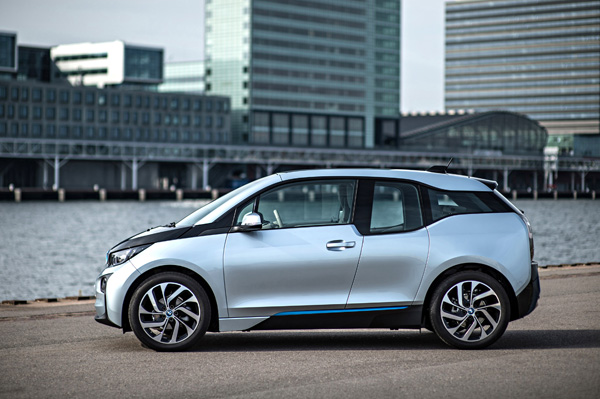 BASF obezbeđuje boje za inovativni električni automobil BMW i3