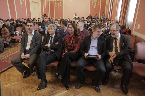 Telekom Srbija nastavlja kampanju „Kada voziš, parkiraj telefon!“