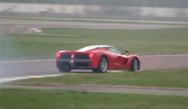 Video: Kimi Räikkönen rizično za volanom Ferrari LaFerrarija