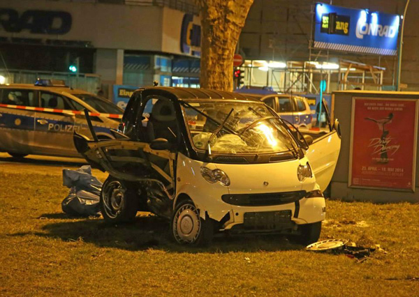 Smart ForTwo udario u Ferrari 458 Speciale u centru Berlina + FOTO