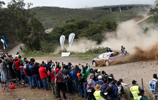 Rally de Portugal 2014 - Hirvonen vodi, Hyundai sve brži