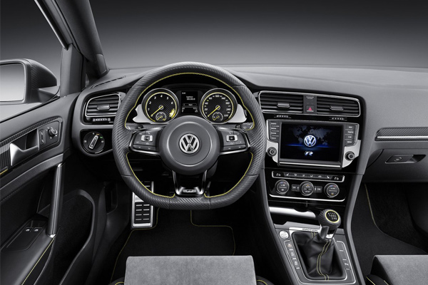 Volkswagen Golf R 400: žuta snaga
