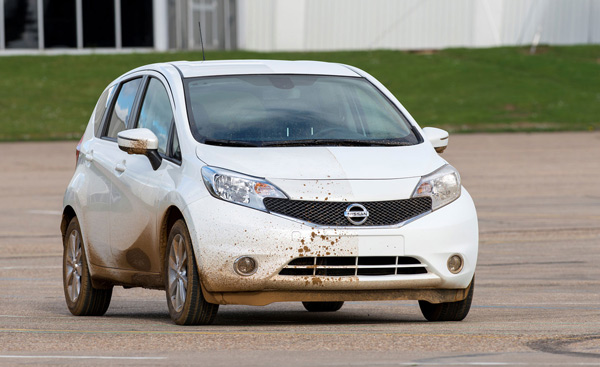 Nissan Note ima farbu koja se sama čisti + FOTO