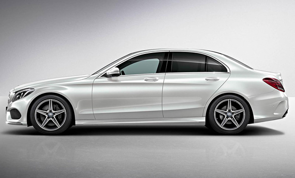 Mercedes-Benz C 450 AMG Sport:  na pola puta do top modela