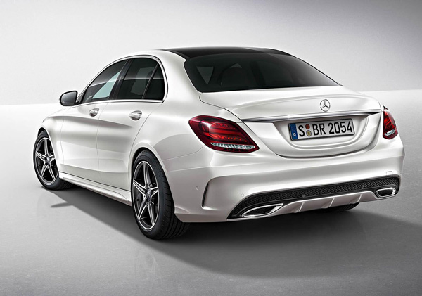Mercedes-Benz C 450 AMG Sport:  na pola puta do top modela