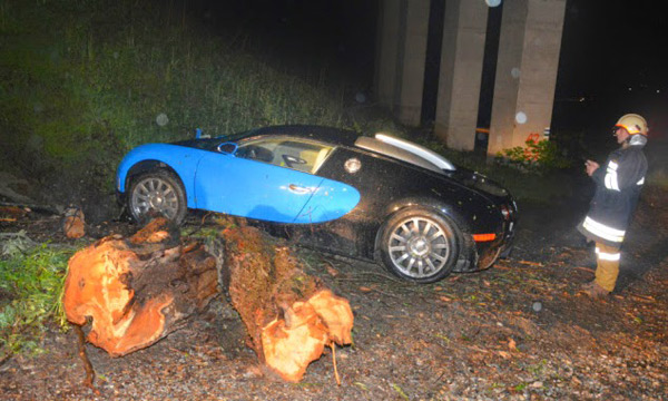 Nepažljivi vozač u Austriji slupao Bugatti Veyron + FOTO