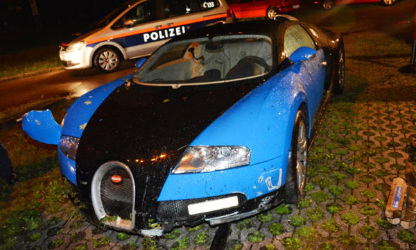 Nepažljivi vozač u Austriji slupao Bugatti Veyron + FOTO