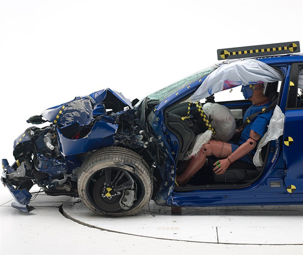 Novi Subaru WRX ima iza sebe test IIHS (foto + video)