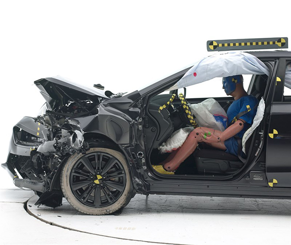 Novi Subaru WRX ima iza sebe test IIHS (foto + video)