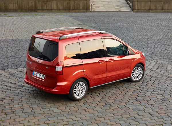 Potpuno novi Ford Tourneo Courier 