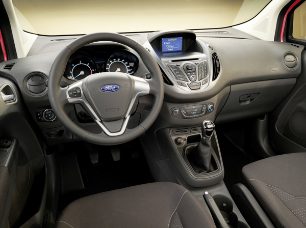 Potpuno novi Ford Tourneo Courier 