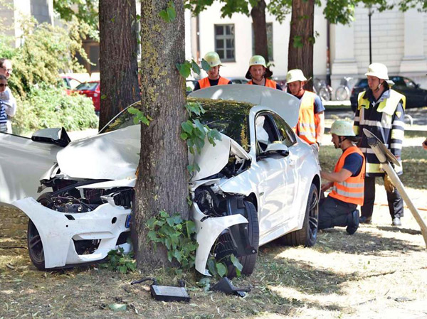 20-godišnji vozač totalno uništio BMW M4 Coupe + FOTO