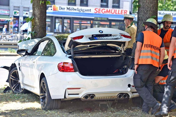 20-godišnji vozač totalno uništio BMW M4 Coupe + FOTO