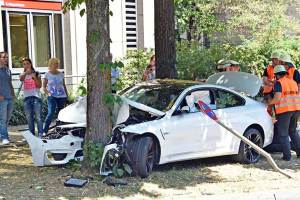 20-godišnji vozač totalno uništio BMW M4 Coupe + FOTO