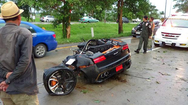 Lamborghini Gallardo prepolovljen u udesu + FOTO