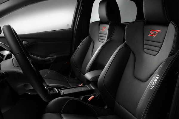 Ford Focus ST (2015): prve zvanične fotografije i info