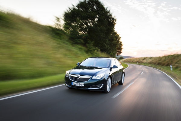 Opel letnja ponuda: Astra Selection od 12.900€ i Insignia base od 16.600€