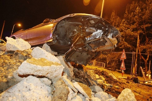 Slupao Ferrari F430 u Češkoj i pobegao sa lica mesta + FOTO