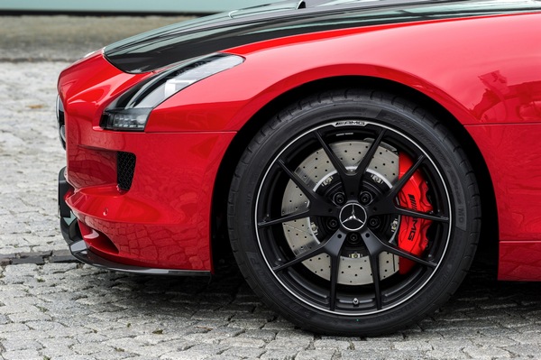 SLS AMG GT Final Edition opremljen pneumaticima Dunlop