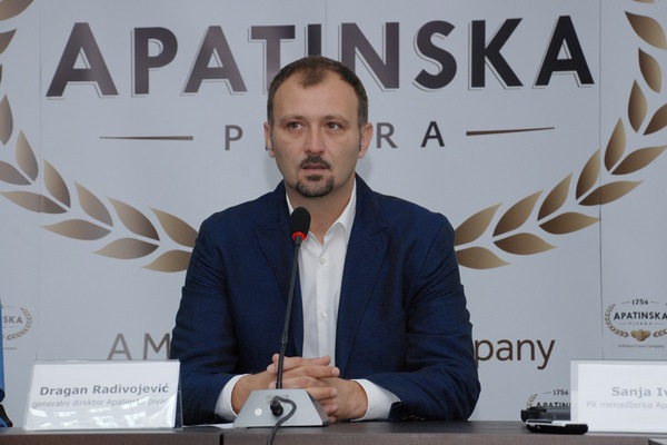 Apatinska pivara donirala 10 novih alkometara Saobracajnoj policiji