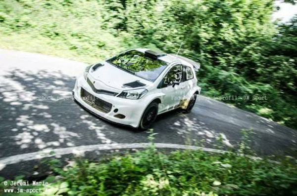 Video: Toyota Yaris WRC brusi asfalt u Italiji