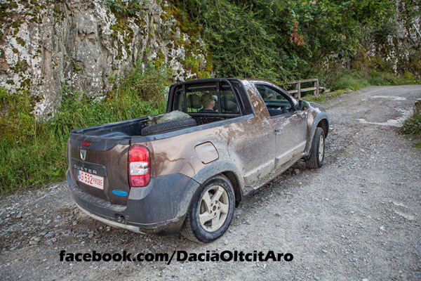 Dacia Duster pick-up snimljena tokom testiranja + FOTO