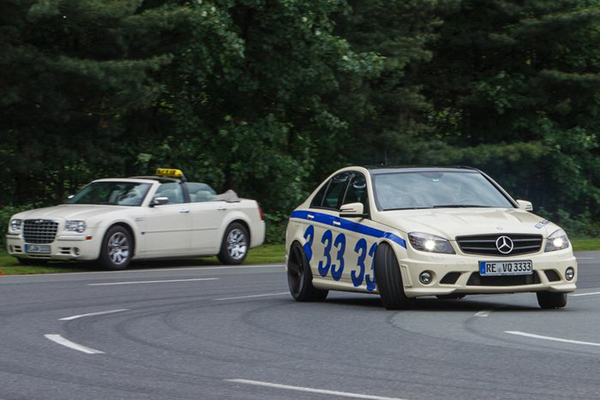 Ovo je najbrži taxi na svetu - ima motor snage 660 KS