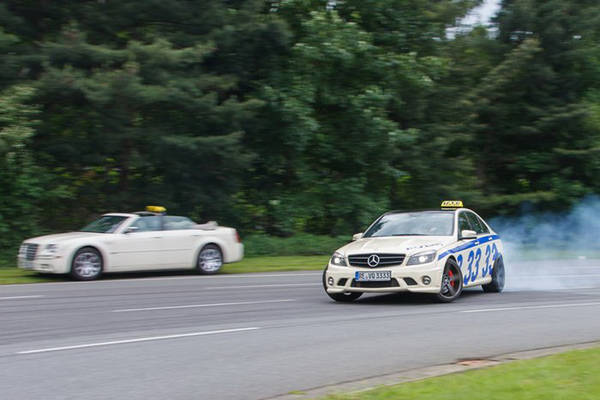 Ovo je najbrži taxi na svetu - ima motor snage 660 KS