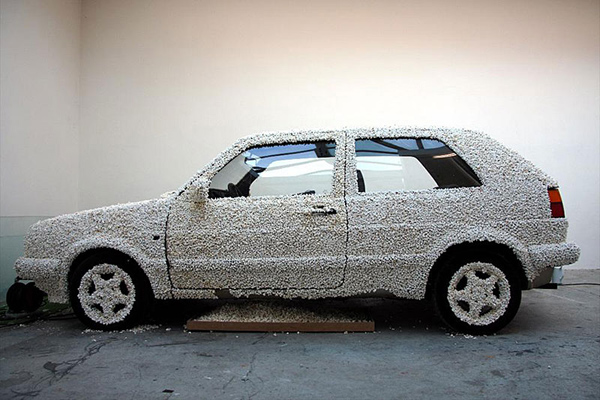 Volkswagen Golf prekriven kokicama - baš je slan (foto)