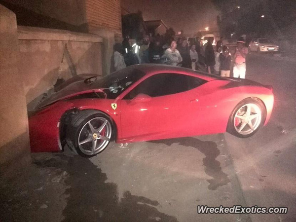 Slupao svoj Ferrari 458 Italia posle tuče sa devojkom + FOTO