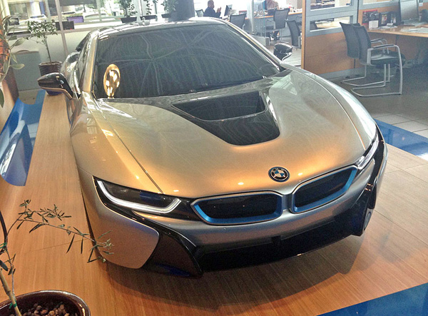 Kupite BMW i8 za 19.000 dolara - pogledajte kako (foto)