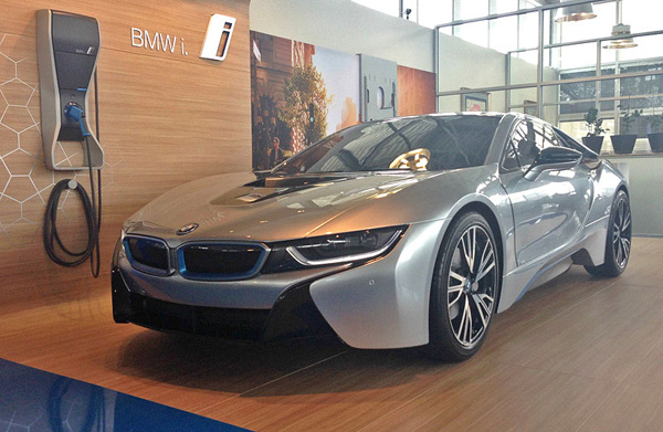 Kupite BMW i8 za 19.000 dolara - pogledajte kako (foto)