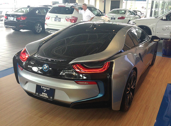 Kupite BMW i8 za 19.000 dolara - pogledajte kako (foto)