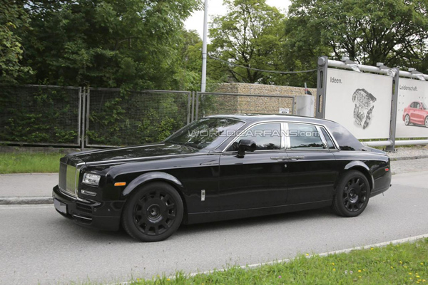 Špijuni snimili unutrašnjost novog Rolls-Royce Phantoma + FOTO