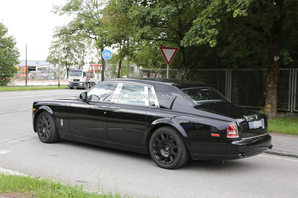 Špijuni snimili unutrašnjost novog Rolls-Royce Phantoma + FOTO