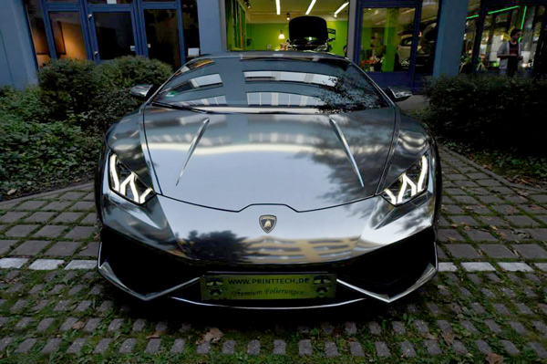 Lamborghini Huracan u atraktivnoj hrom-foliji (foto)