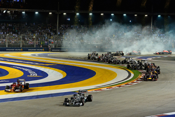 VN Singapura 2014 - Hamilton pobedio, Rosberg out!