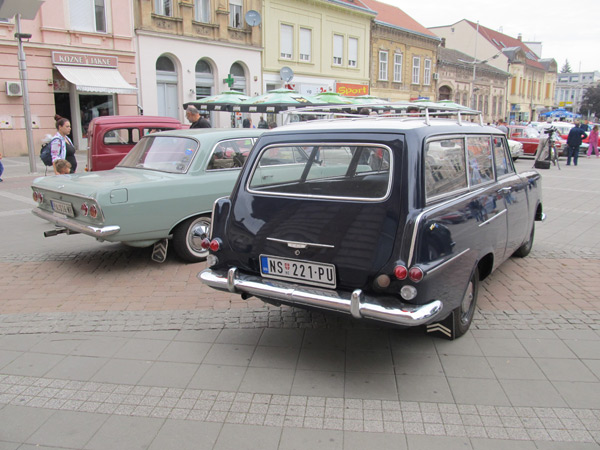 Skup starovremenskih vozila: Sremska Mitrovica 2014