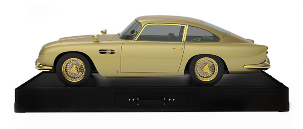 Pozlaćena replika Aston Martina DB5 prodata za 70.000 € (FOTO)