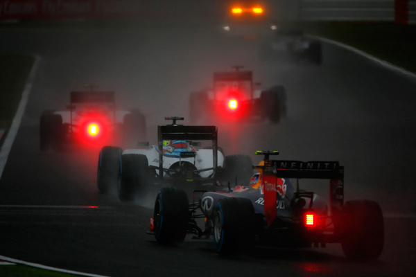 Formula 1 - Haotična trka u Japanu kroz fotografije