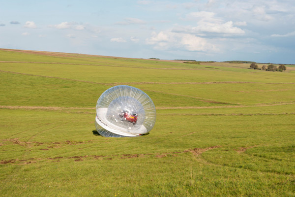 Nissan ugurao Note u zorb i gurnuo ga niz brdo + FOTO