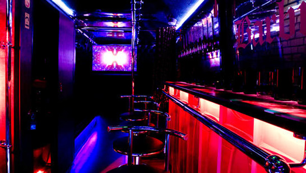Ikarus BarBus Maxi - noćna linija sa striptiz barom