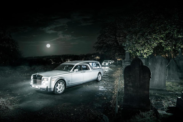 Rolls-Royce Phantom u ekstravagantnoj pogrebnoj verziji