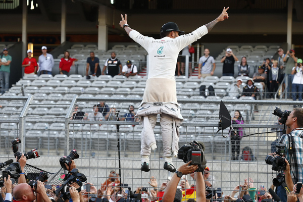 F1 USA - Hamilton pobednik, titula sve bliža