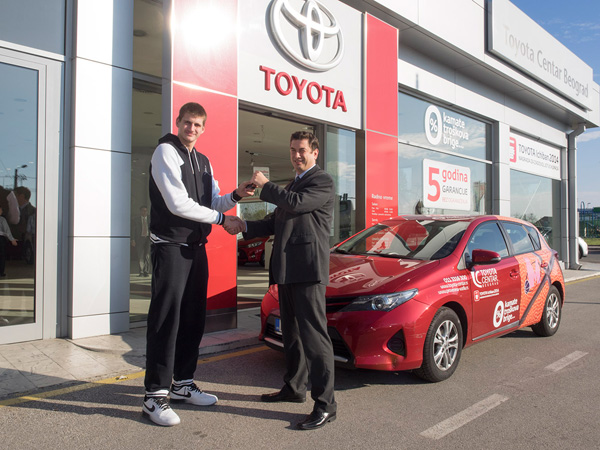 Toyota Auris za srpskog košarkaškog vunderkinda, Nikolu Jokića