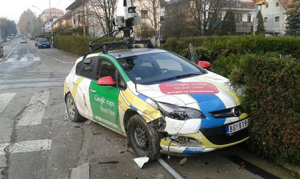 Google automobil se slupao kod Požege + FOTO