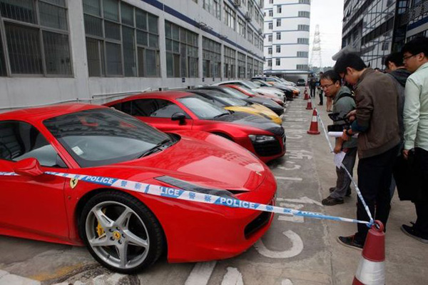 Policija u Kini zaplenila dvanaest superautomobila + FOTO